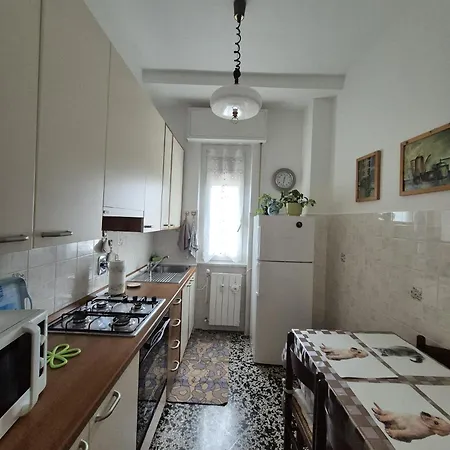 Holiday Luma Vado Ligure Exterior photo